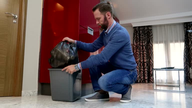 Best Property Management Cleanouts  in Coralville, IA