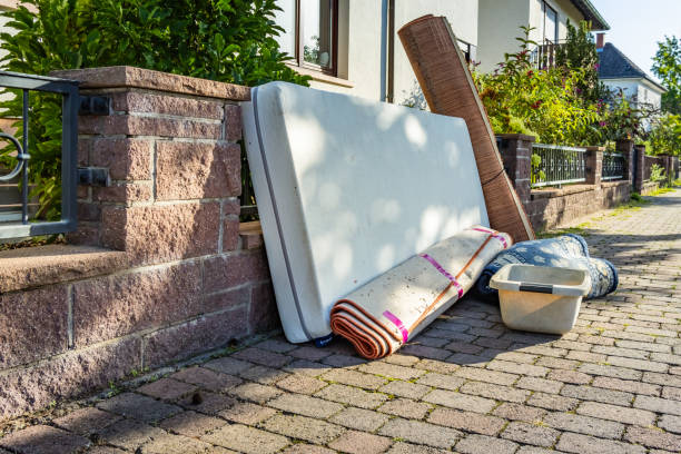 Best Retail Junk Removal  in Coralville, IA